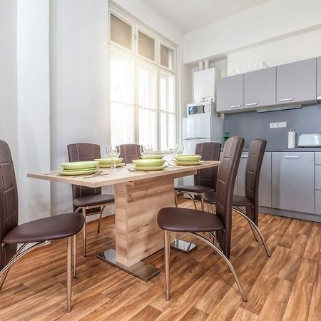 Modern Apartment Biskupska Praha Bagian luar foto
