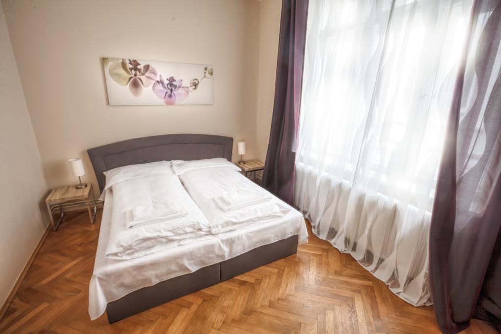 Modern Apartment Biskupska Praha Bagian luar foto