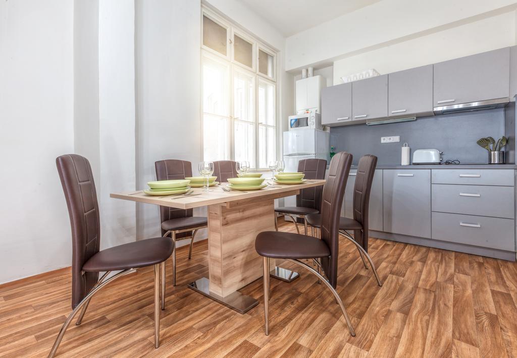 Modern Apartment Biskupska Praha Bagian luar foto