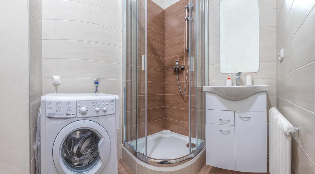 Modern Apartment Biskupska Praha Bagian luar foto