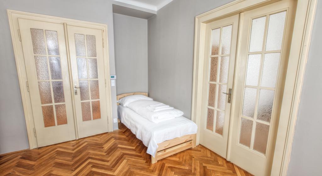 Modern Apartment Biskupska Praha Bagian luar foto