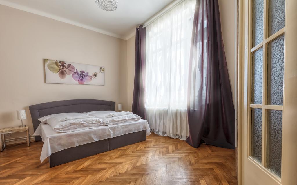 Modern Apartment Biskupska Praha Bagian luar foto