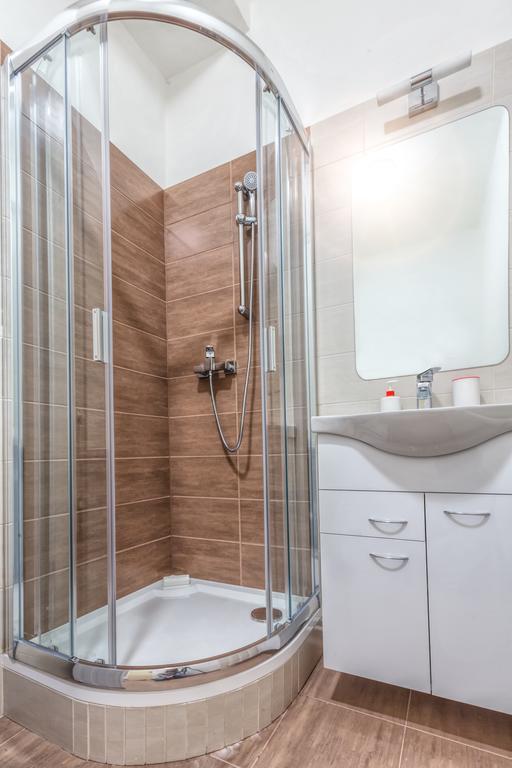 Modern Apartment Biskupska Praha Bagian luar foto
